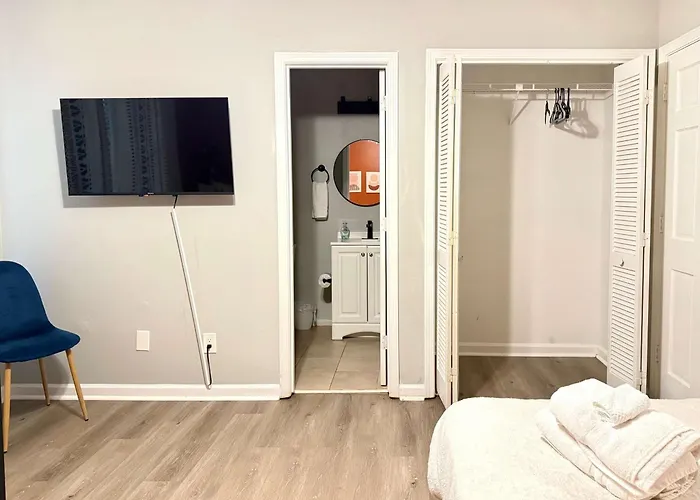 New 2B2B Entire Townhouse Place Cozy And Quiet Sp1271