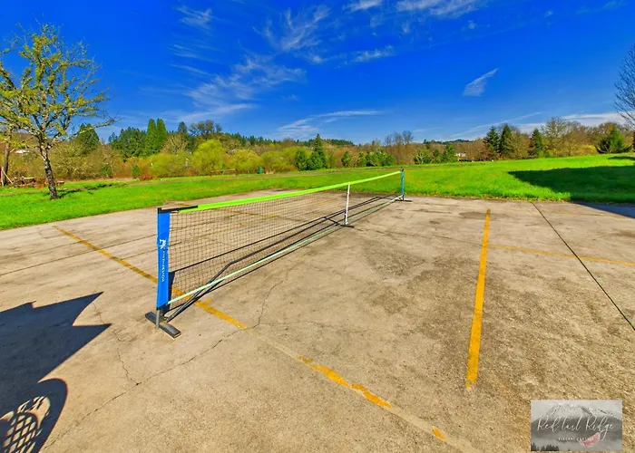 Beautiful Country Apartment, Ac, Pickleball, Billiards, Playground, Gardens