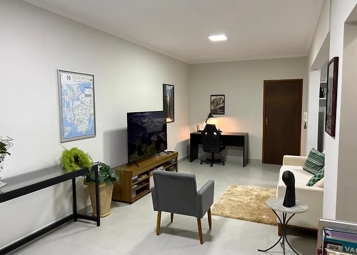 Apartamento no centro de São Lourenço e a 750 metros do parque