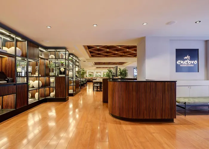 Hotel 5 Estrellas Plaza El Bosque Ebro