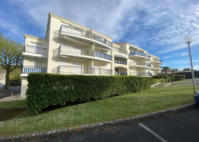 Apartment Terrasses De Pontaillac By Interhome
