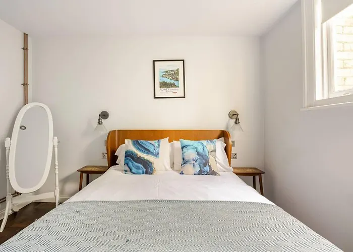 Classroom Flat Suite In A Converted School In Fowey Town Centre