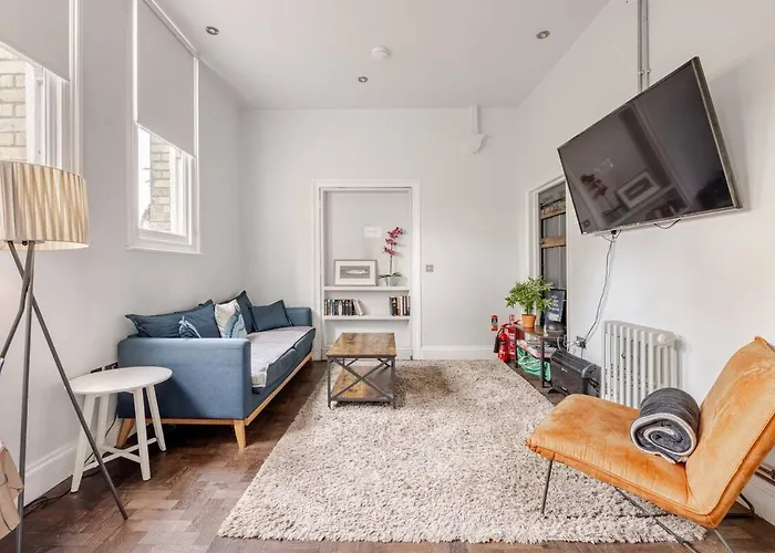 Classroom Flat Suite In A Converted School In Fowey Town Centre