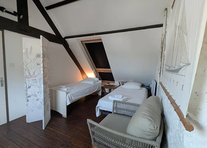 VIEUX PASSAGE, Maison avec cour privée à 150 m du PORT et de la PLAGE