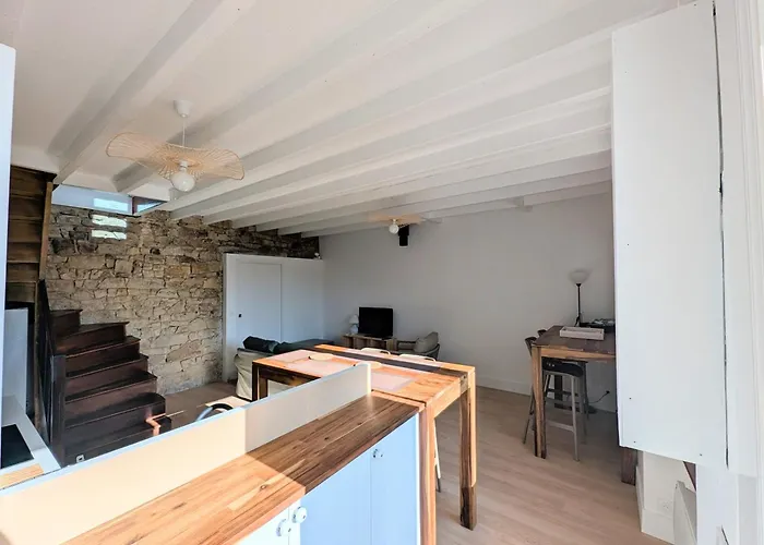 VIEUX PASSAGE, Maison avec cour privée à 150 m du PORT et de la PLAGE