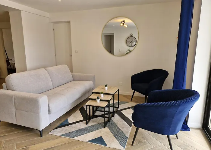 Le Zénith - Entièrement Climatisé - 3 chambres, 3 salle de bain - 8 pers max - Local à vélos - Réservation à la chambre possible