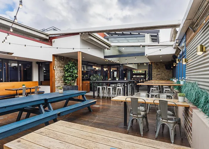 The Lakes Hotel, Rosebery