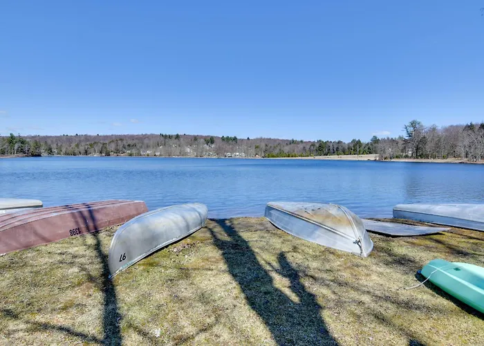 Shared Boat Launch: Lake Retreat In Ellenville!