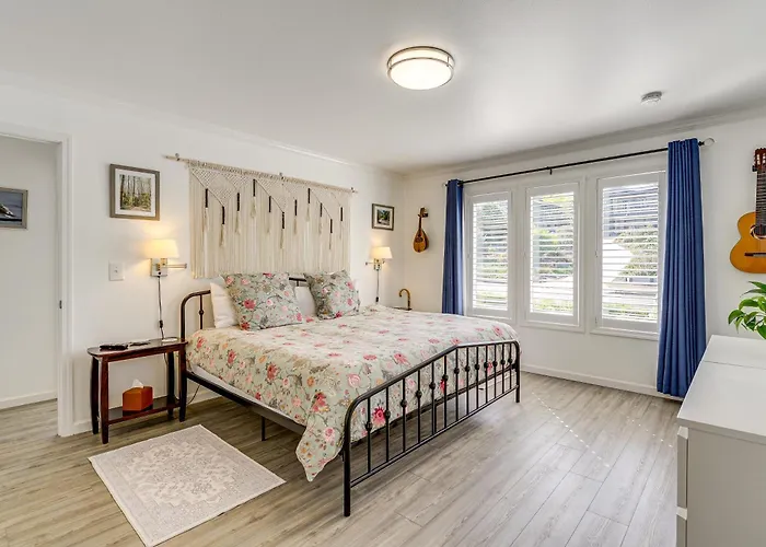 Anacortes Home W/ Views Of Puget Sound