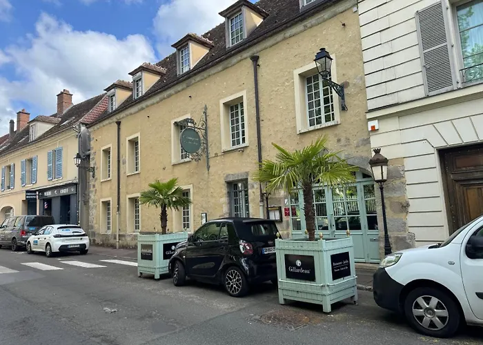 La Petite Orangerie - near castle