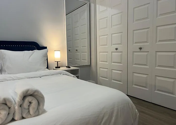 Charming & Cozy Apartment Of 2 Bedrooms With Free Parking