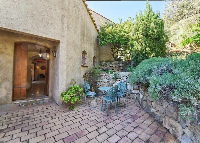 Charme provençal Les amandiers piscine et animaux