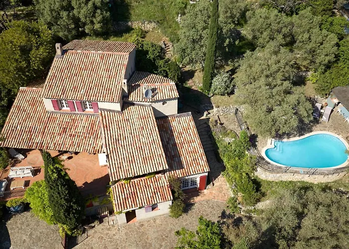 Charme provençal Les amandiers piscine et animaux