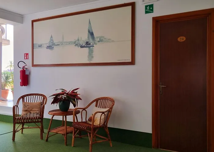 Hotel Carol