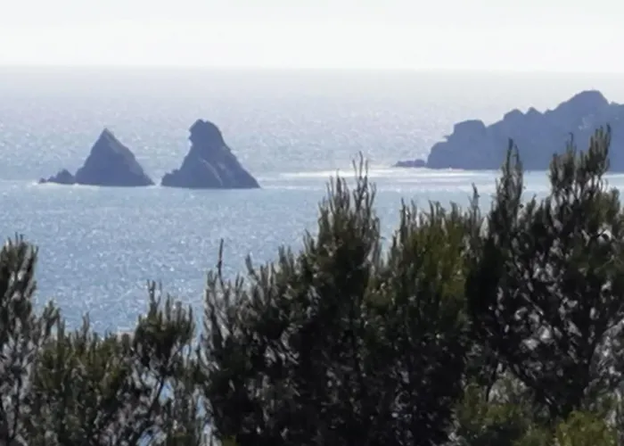 Petit Paradis - St Mandrier Village
