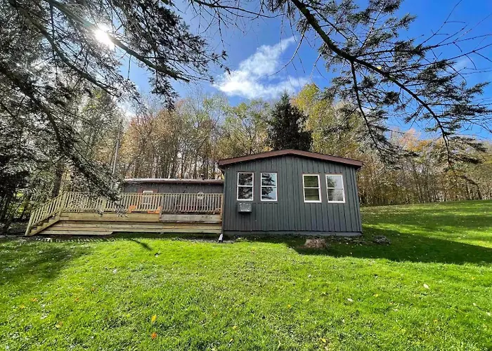 High-View Catskills Cabin