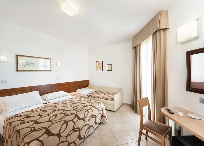Hotel Con Piscina Fenix