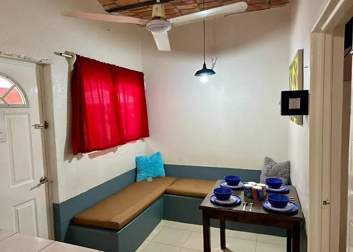 Central hotel: Bungalows Las Glorias