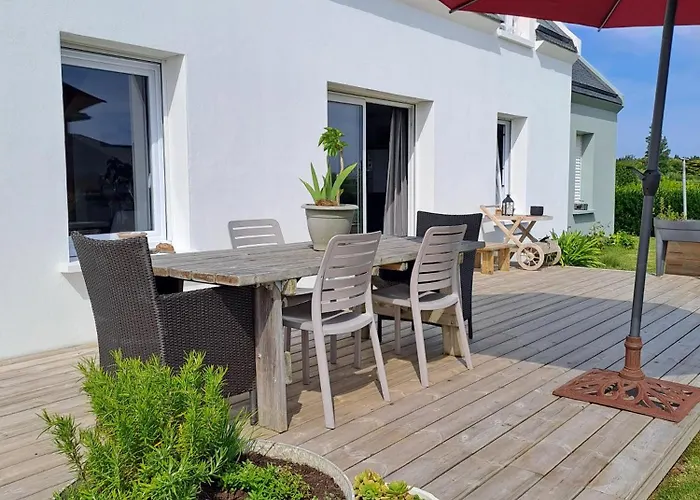 Maison traditionnelle et moderne avec vue mer