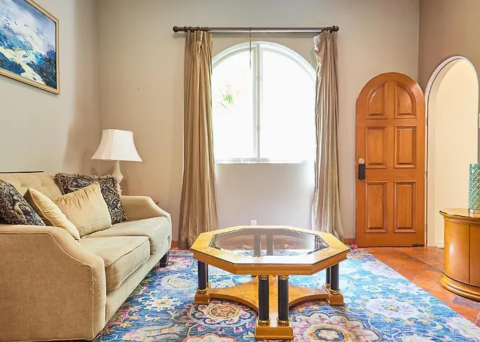 Apartment: Beverly Hills Spanish