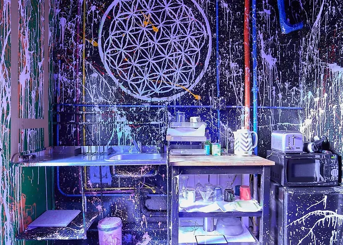 Apartment: Beverly Hills Spanish