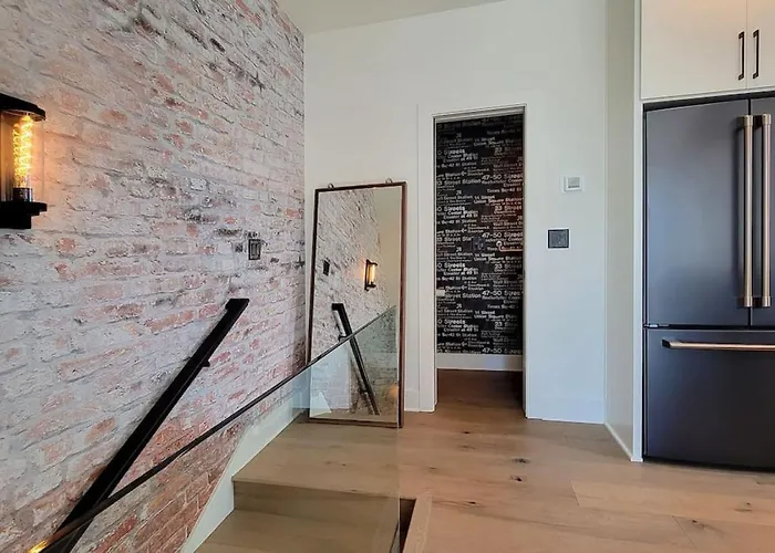 Luxurious Station House Suite B