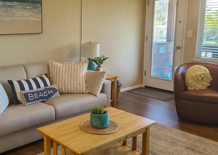 Neskowin Nautical Nook