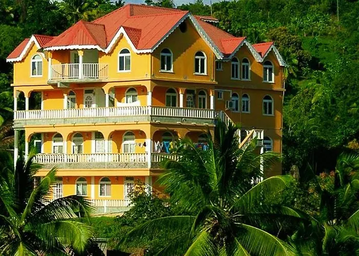 Candy'S Palace Apartments -Dominica'S Best Hilltop Haven
