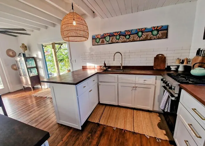 Lowena Cottage