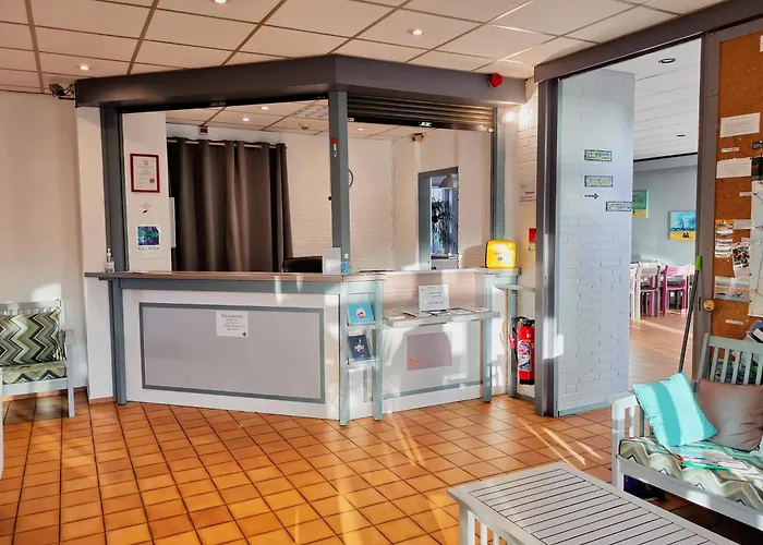 Hotel pres du College: Auberge de Jeunesse HI Boulogne-sur-Mer