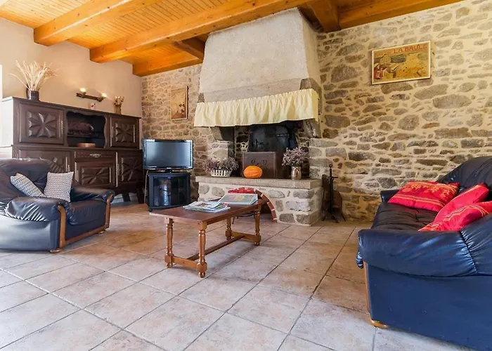 Maison de Charme Proche Côte avec Jardin, 3 Chambres&Equipements Bébé - FR-1-306-1068