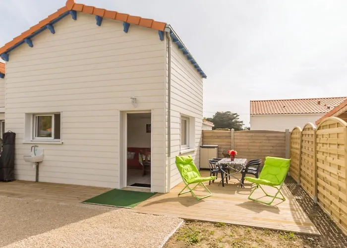 Maison mitoyenne cosy à 200m de la mer avec terrasse, wifi et équipements bébé - FR-1-306-1062
