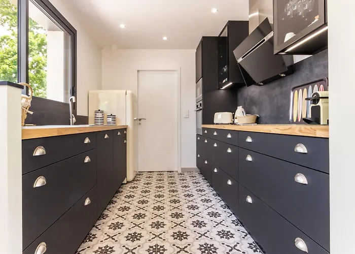 Maison moderne et lumineuse à 900m de la plage, jardin privé, terrasse, barbecue et 2 vélos adultes inclus. - FR-1-306-1204