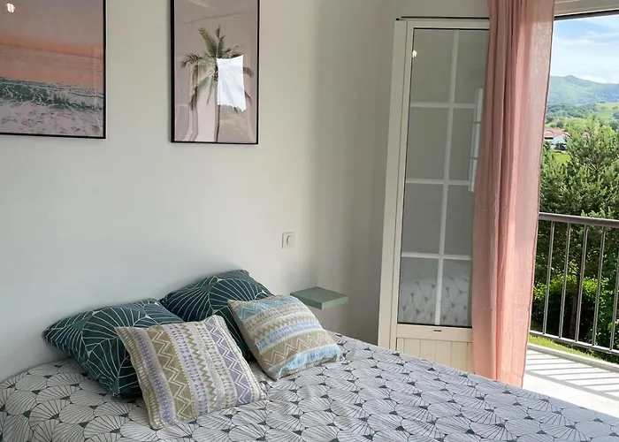 New apartment, mountain view, Espelette, 1er etage