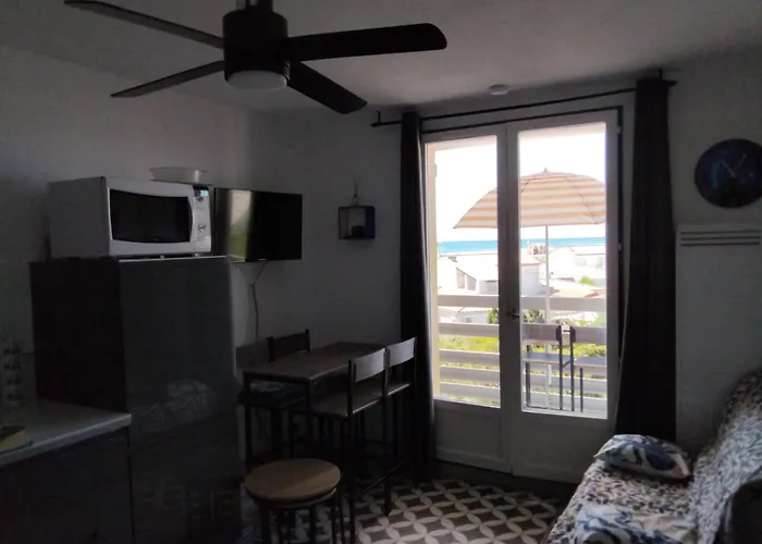 Appartement CHLOE vue mer et Canigou 1ere ligne