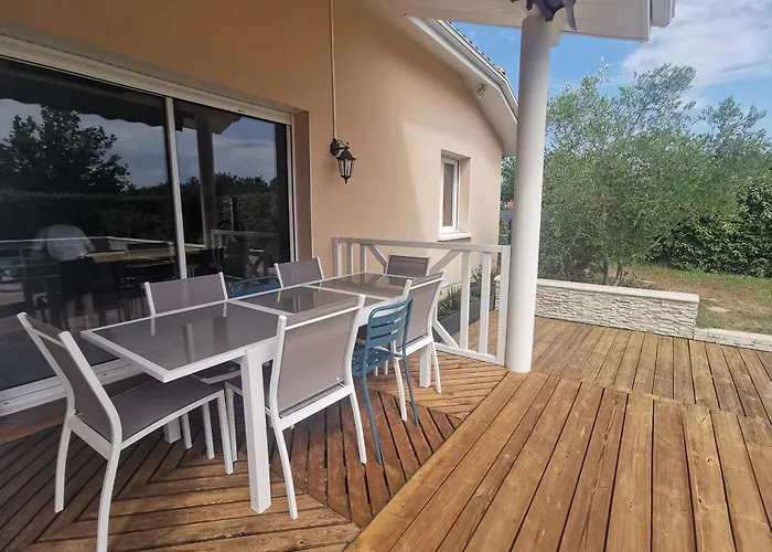 Villa Near Ocean With Swimming Pool