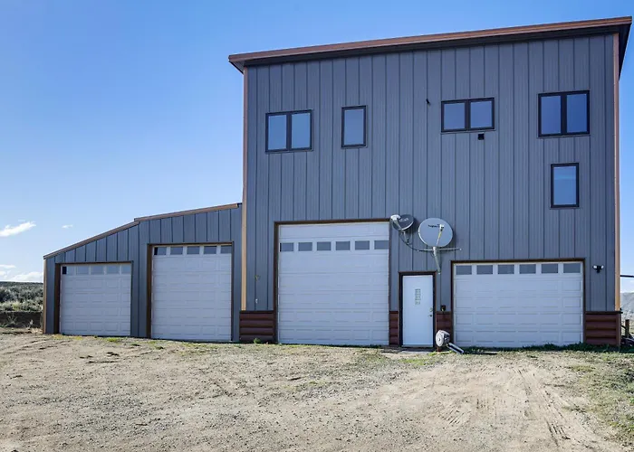 5 Mi To Lake: Secluded Pinedale Retreat W/ Sauna!