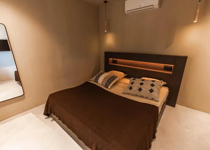 Gigaro Beach Suites