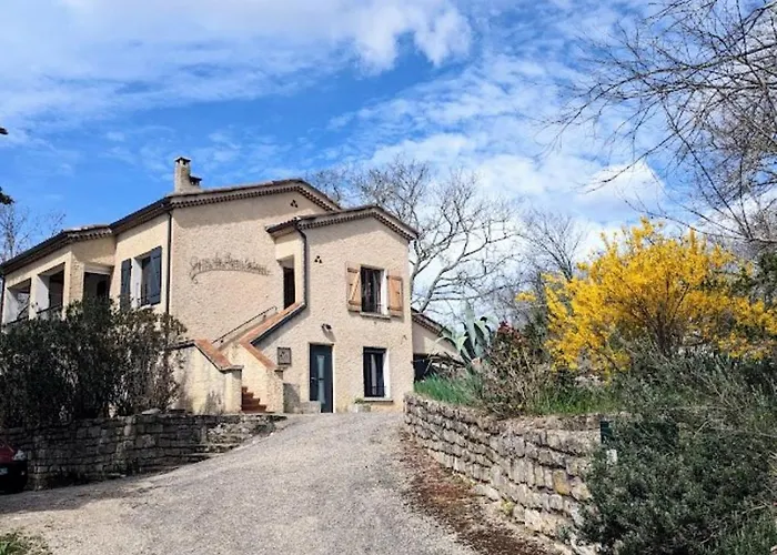 Gîte Le Petit rien du Haut - Village classé et plage à pied