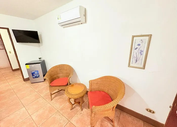 Central hotel: Hotel Villa Acacia