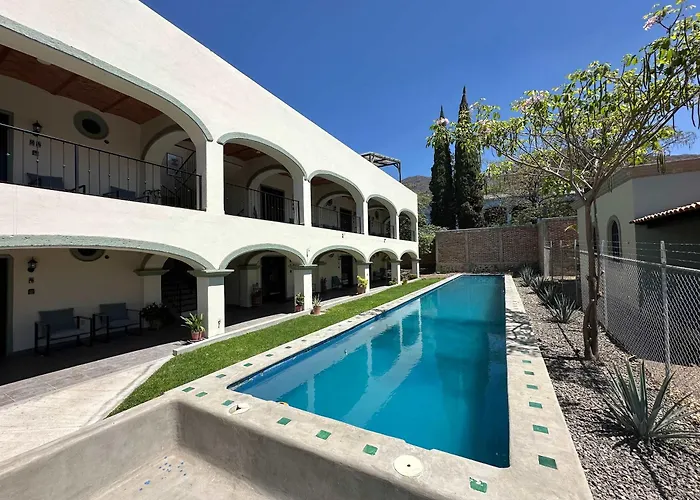 Tranquil Studio Suite With Outdoor Pool