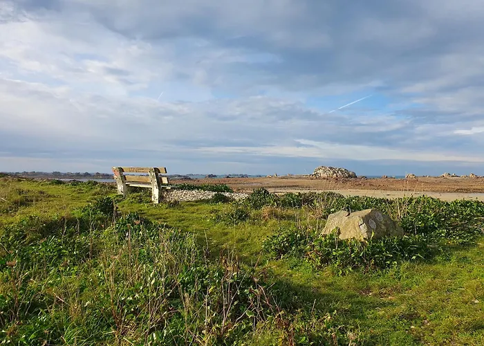 Ti an Avel, petite maison indépendante avec jardin à 5 minutes à pied de la mer