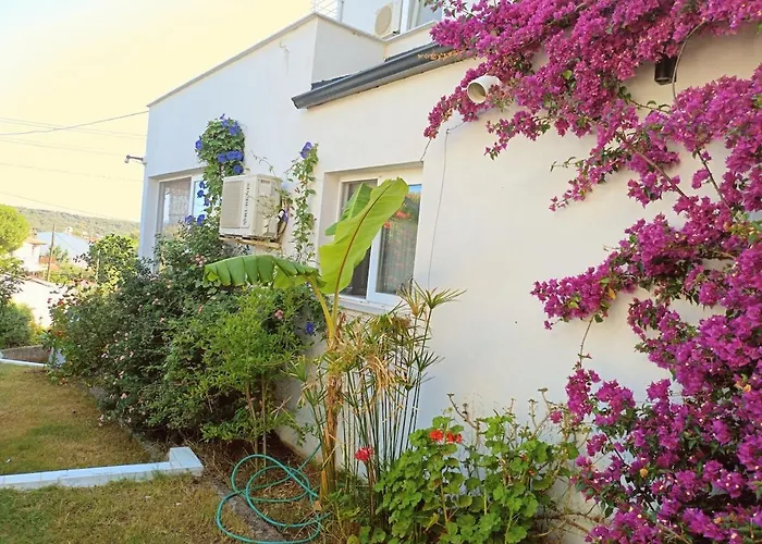 Villa With Private Pool And Unique Sea View In Cesme