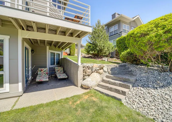 Modern Retreat W/ Hot Tub - Steps To Lake Chelan!