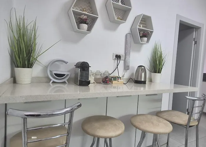 Lovely Three-Room Apartment Above The Promenade
