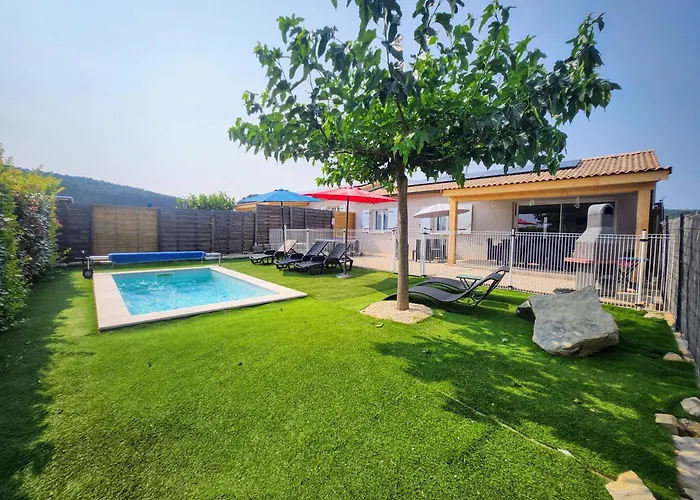 En Ardèche, gîte L'Odyssée climatisé avec sa piscine privée et chauffée