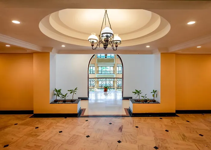 Hotel with Tennis: The Lagoona Resort
