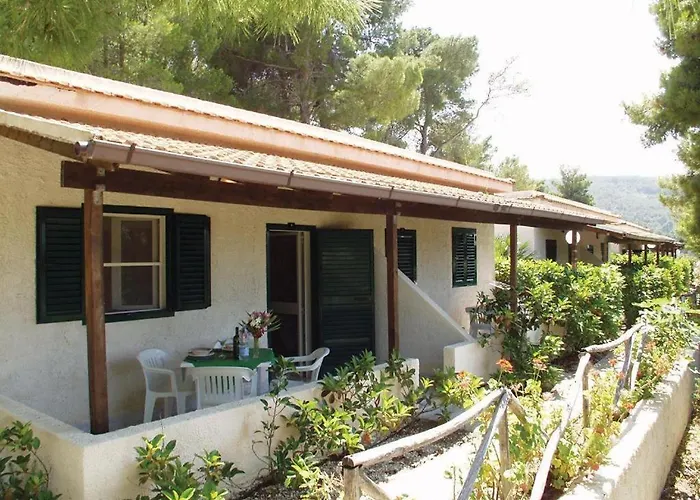 Hotel all'aeroporto: Villaggio Baia Di Paradiso