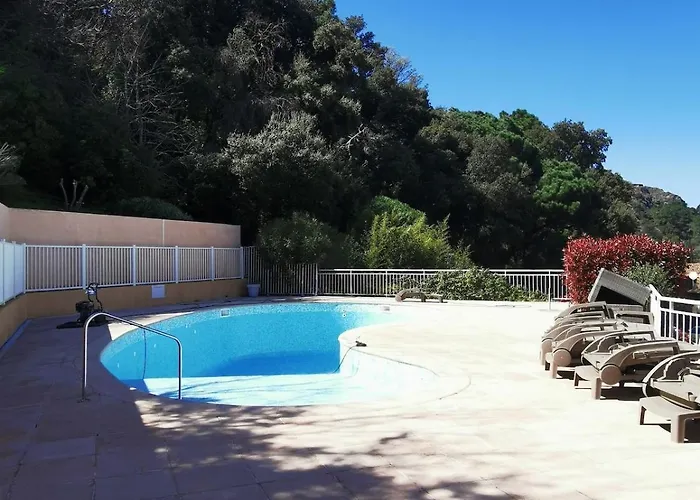 2-Room Apartment Near St-Tropez