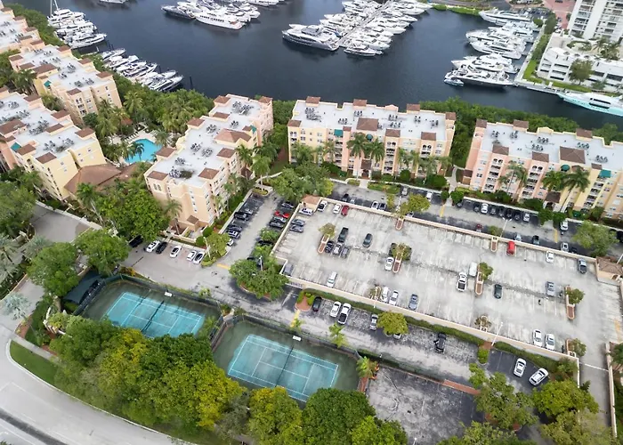 Aventura Mall Apt With Pool A Tennis Court And Free Parking